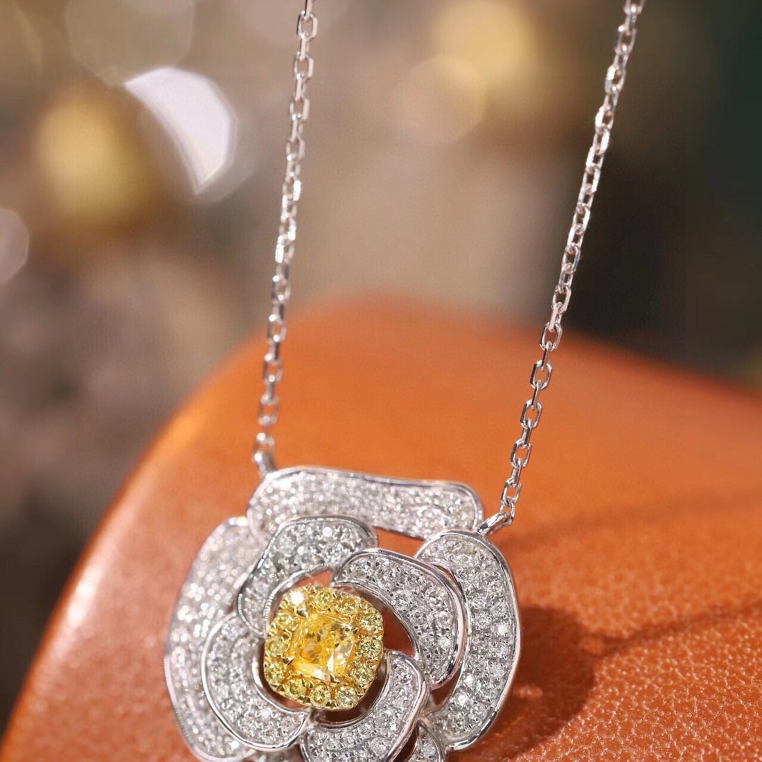 14k Gold 0.60 Ctw Natural Yellow Diamond & Diamond Necklace - 4