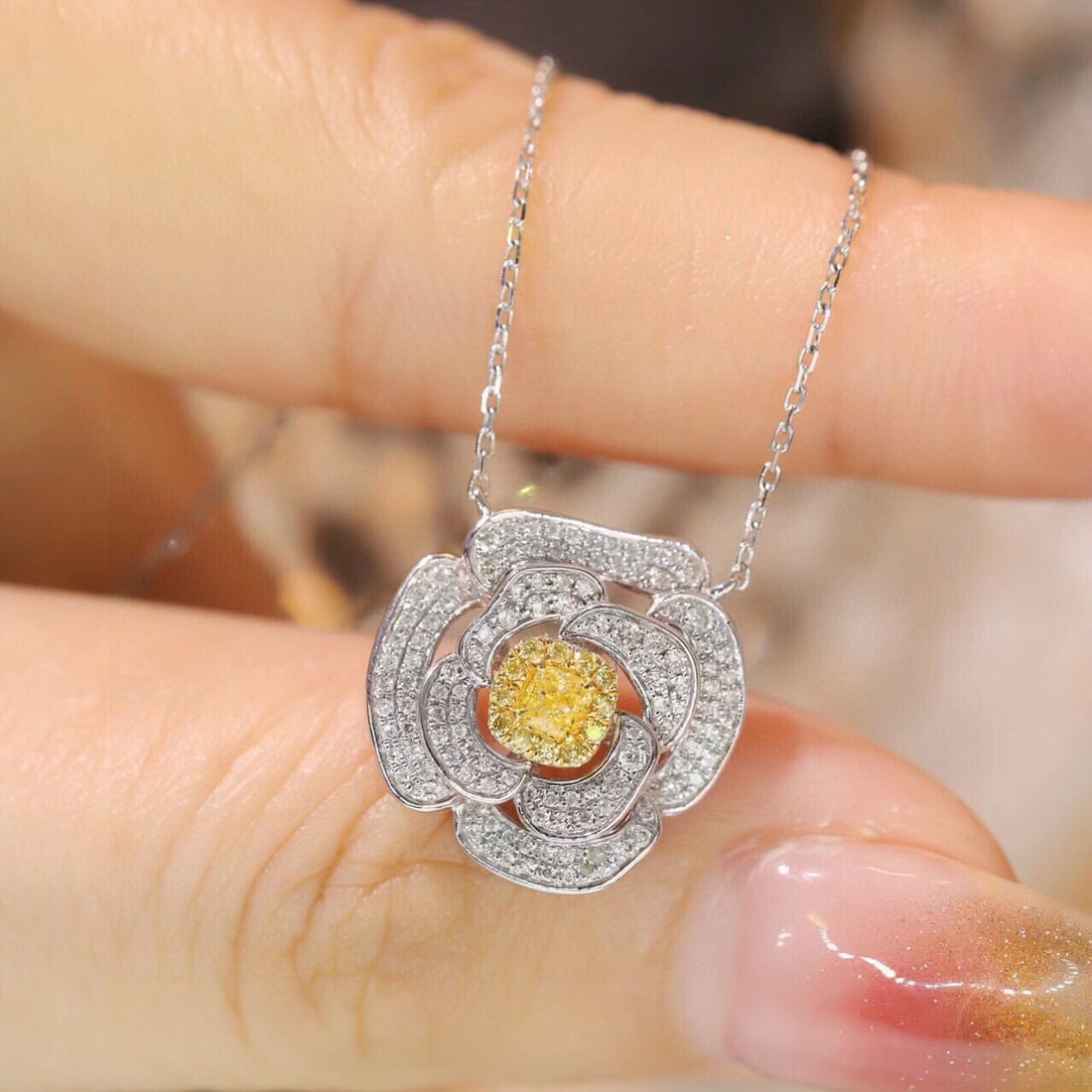 14k Gold 0.60 Ctw Natural Yellow Diamond & Diamond Necklace - 5