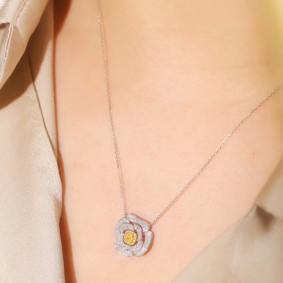 14k Gold 0.60 Ctw Natural Yellow Diamond & Diamond Necklace - 8
