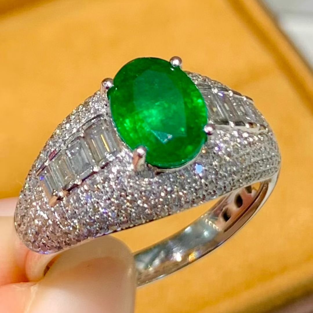 14k Gold 1.22 Ct Vivid Green Natural Emerald & Diamond Ring - 2