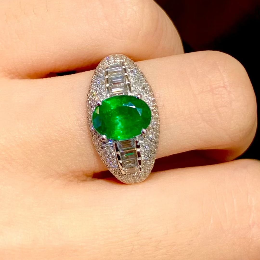 14k Gold 1.22 Ct Vivid Green Natural Emerald & Diamond Ring - 3