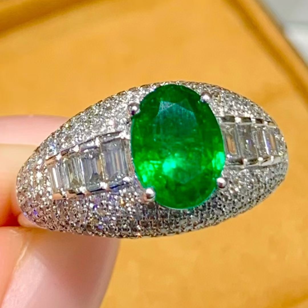 14k Gold 1.22 Ct Vivid Green Natural Emerald & Diamond Ring - 5