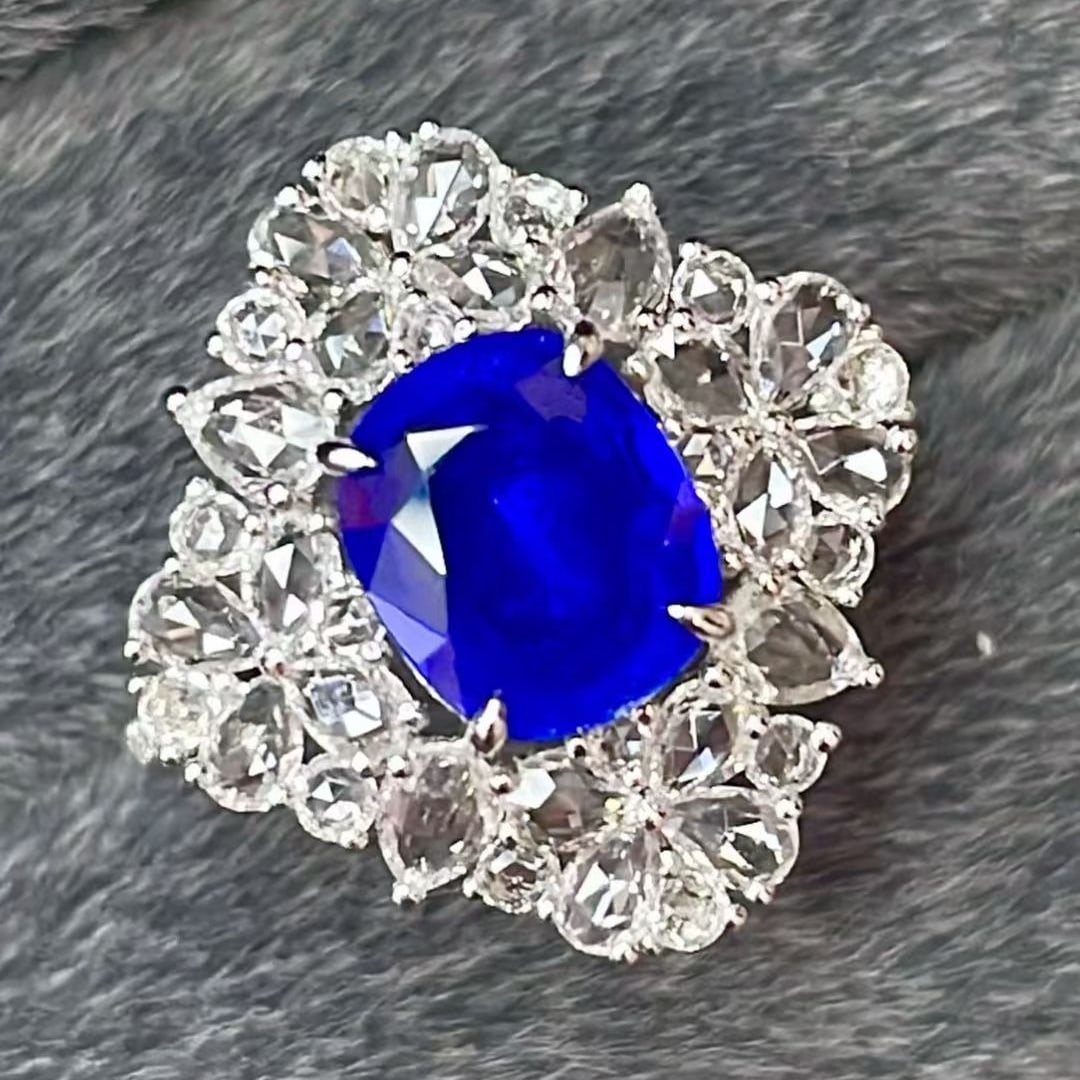 14K GOLD 2 CT NATURAL SAPPHIRE & DIAMOND & SAPPHIRE RING - 4