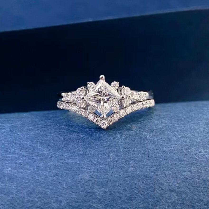 Gia Certified 14k Gold 1 Ct Natural J Vvs2 Square Diamond Ring: Ref:231064014 // gold content:14k gold // ring size:7. 25us // // main gemstone:diamond // certified:gia // shape:square // carat weight:1ct // clarity grade:vvs2 // color:j // treatment:natural //