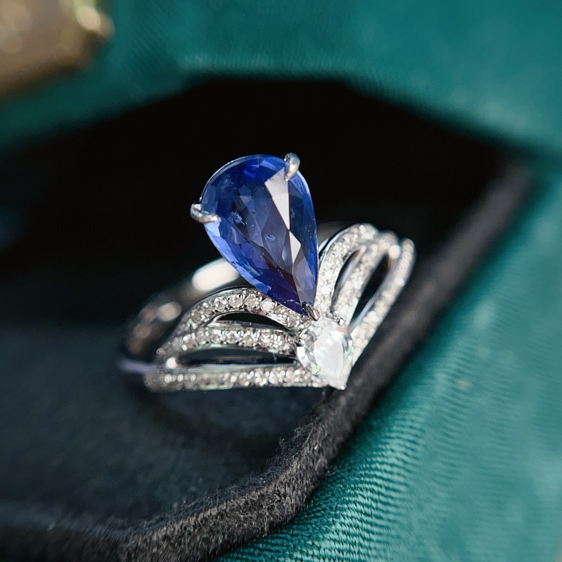 14k Gold 1.30 Ct Natural Sapphire & Diamond & Sapphire Ring - 5