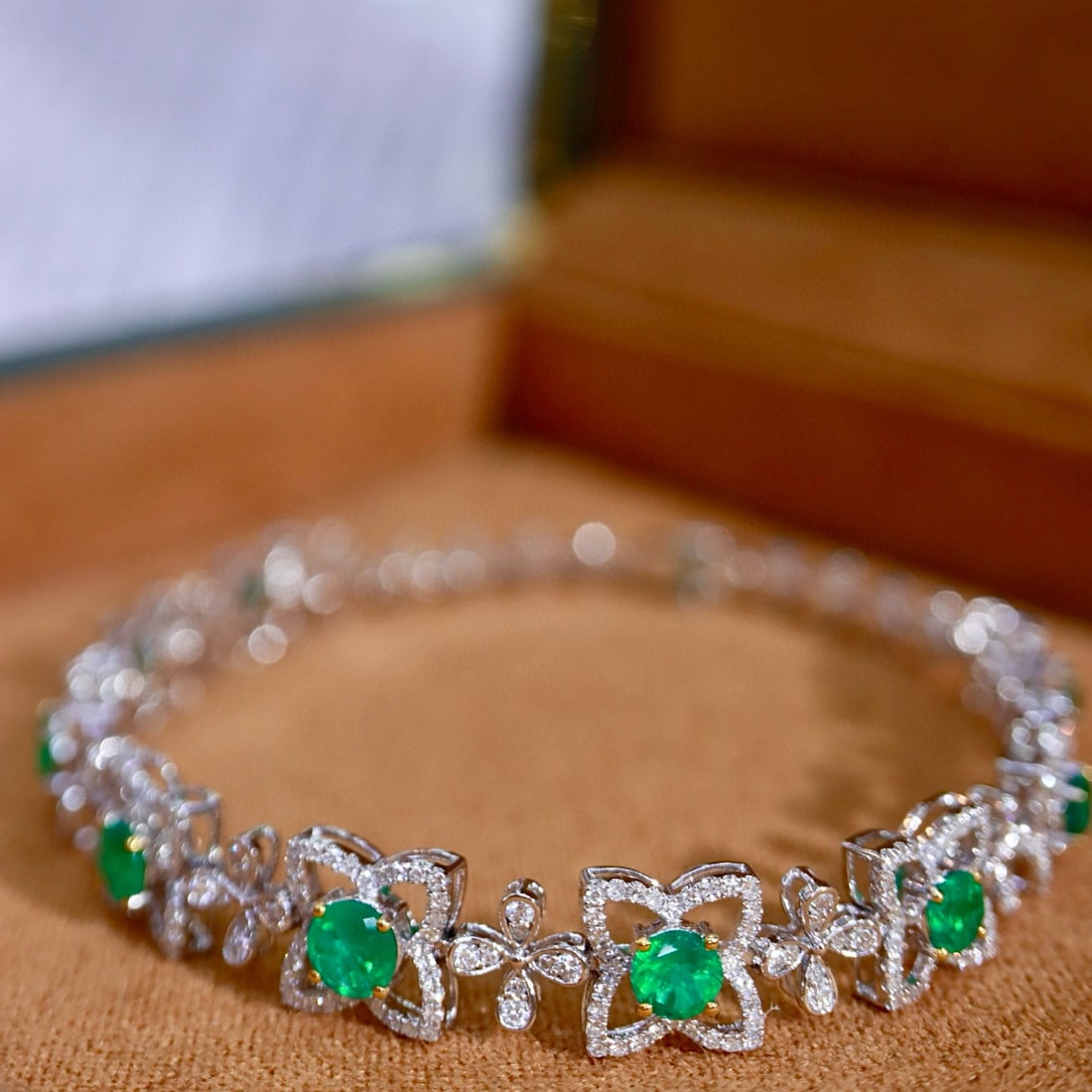 14k Gold 2.71 Ctw Vivid Green Natural Emerald & Diamond Bracelet - 6