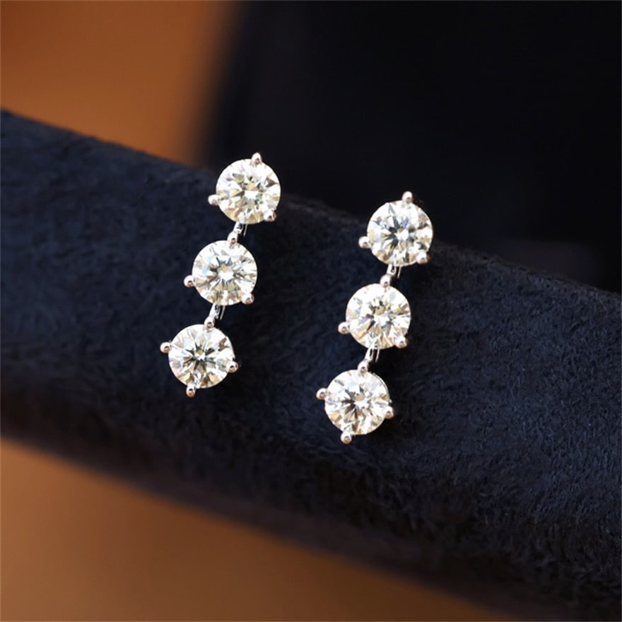 14k Gold 1.00 Ct Natural H Diamond Earrings: Ref:231064049 // gold content:14k gold // main gemstone:diamond // shape:round // carat weight:1. 00ct // clarity grade:vs-si // color:h // treatment:natural // cut grade:g // High Estimate: 4300