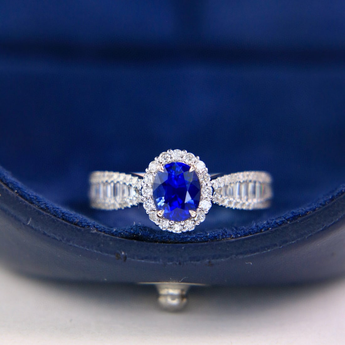 14k Gold 1.73 Ctw Natural Sapphire & Diamond Ring - 4