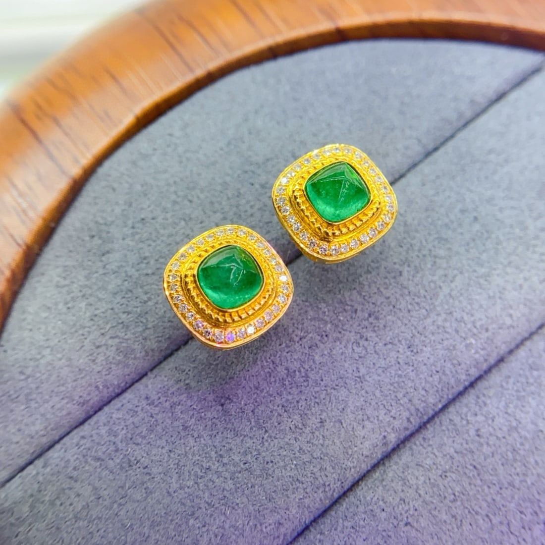 14k Gold 1.2 Ct Vivid Green Natural Emerald & Diamond Earrings - 3