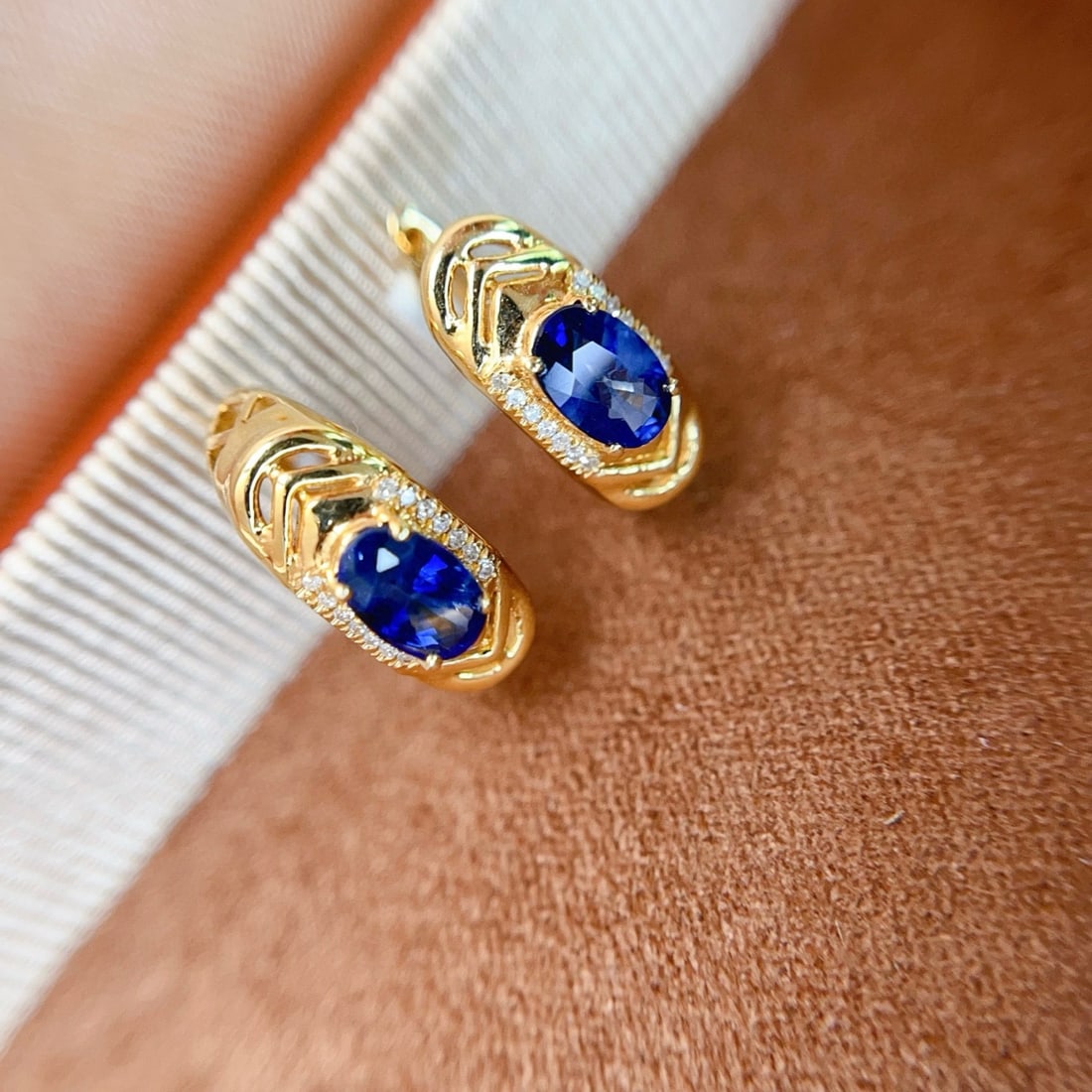 14k Gold 0.88 Ct Natural Sapphire & Diamond Earrings - 2