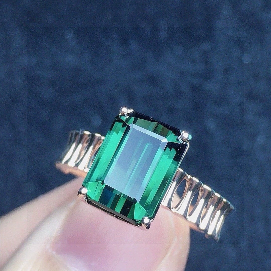 14k Gold 4.12 Ct Natural Tourmaline Ring: Ref:231064097 // gold content:14k gold // ring size:7. 25us // // main gemstone:tourmaline // shape:octagonal // carat weight:4. 12ct // color:green // treatment:natural // Condition: New Low