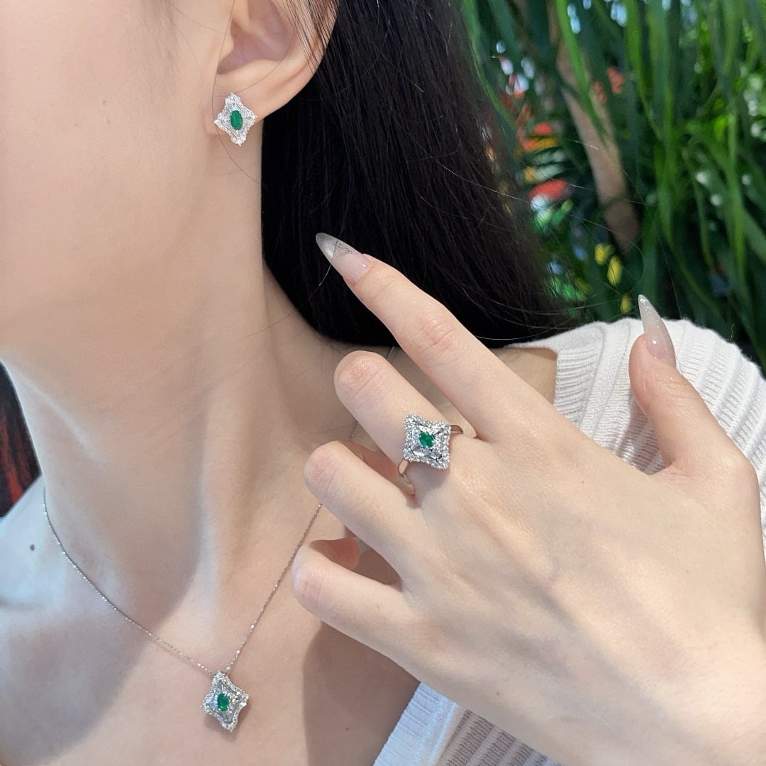 14k Gold 0.98 Ct Natural Emerald & Diamond Jewelry Set - 6