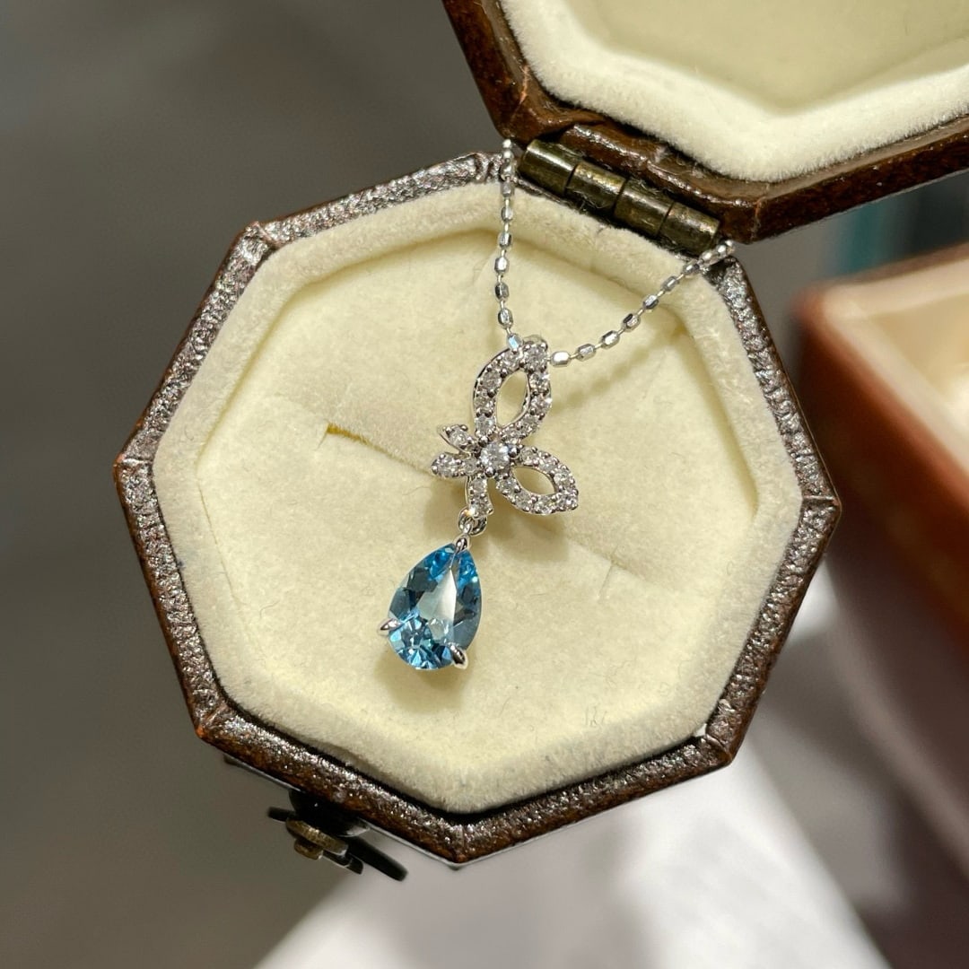 14k Gold 0.40 Ct Natural Aquamarine & Diamond Pendant( Without Chain ): Ref:231064120 // gold content:14k gold // main gemstone:aquamarine // shape:pear // carat weight:0. 40ct // color:santa maria color // treatment:natural // // adjacent gemstone 2 : diamond //