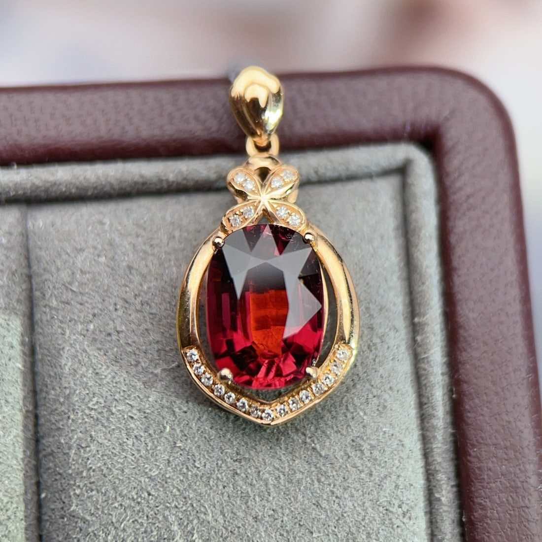 14k Gold 3.37 Ctw Natural Tourmaline & Diamond Pendant( Without Chain ): Ref:231064130 // gold content:14k gold // main gemstone:tourmaline // shape:oval // carat weight:3. 3ct // color:red // treatment:natural // // adjacent gemstone 2 : diamond // number of stones:23 //