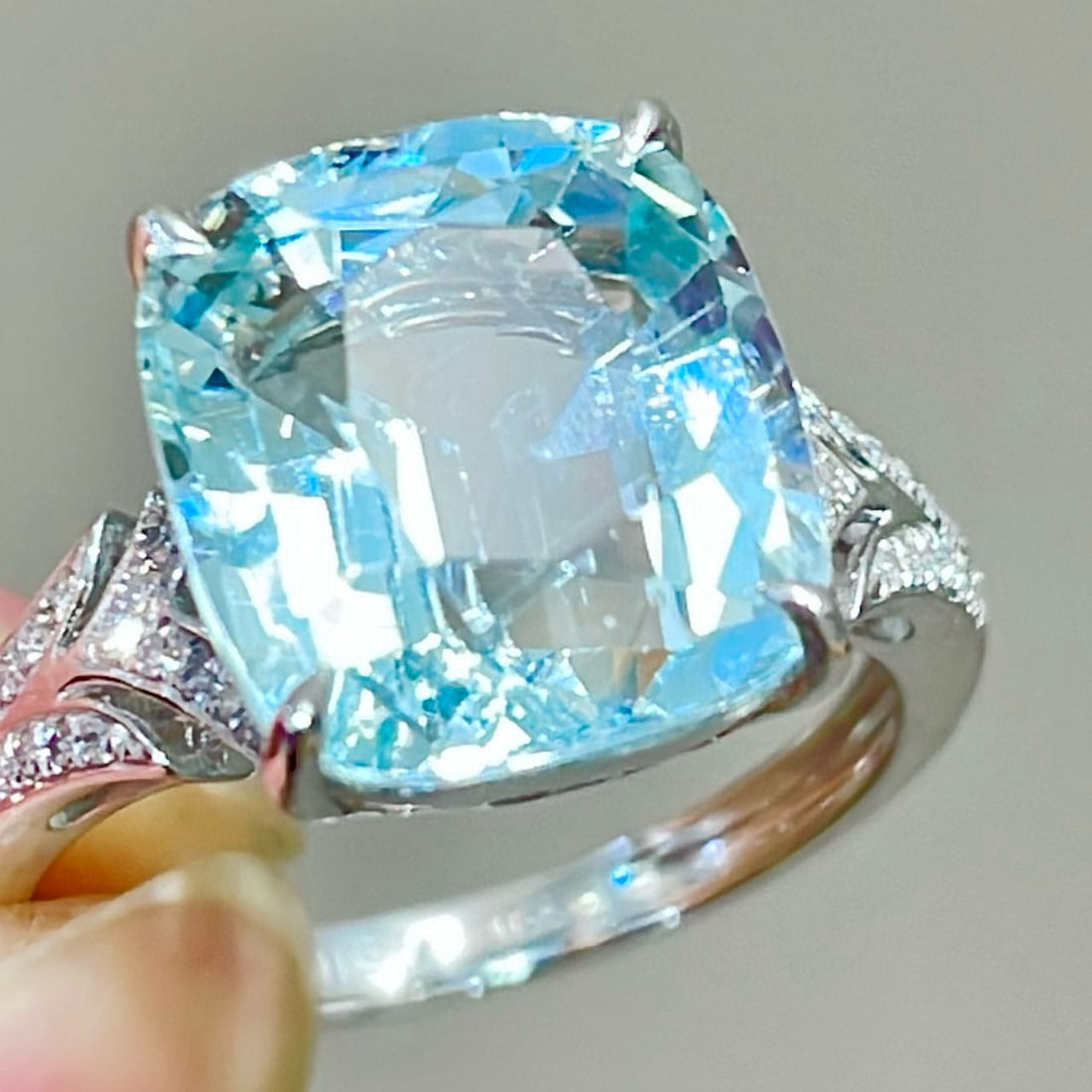 14k Gold 6.1 Ct Natural Aquamarine & Diamond Ring: Ref:231064132 // gold content:14k gold // ring size:7. 25us // // main gemstone:aquamarine // shape:cushion // carat weight:6. 1ct // color:blue // treatment:natural // // adjacent gemstone 2 :