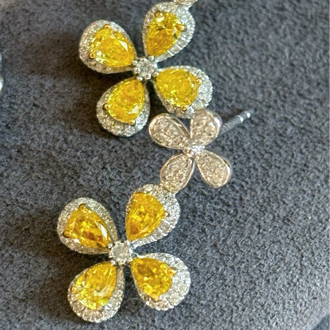 14k Gold 1.3 Ct Natural Color Diamond Earrings - 2