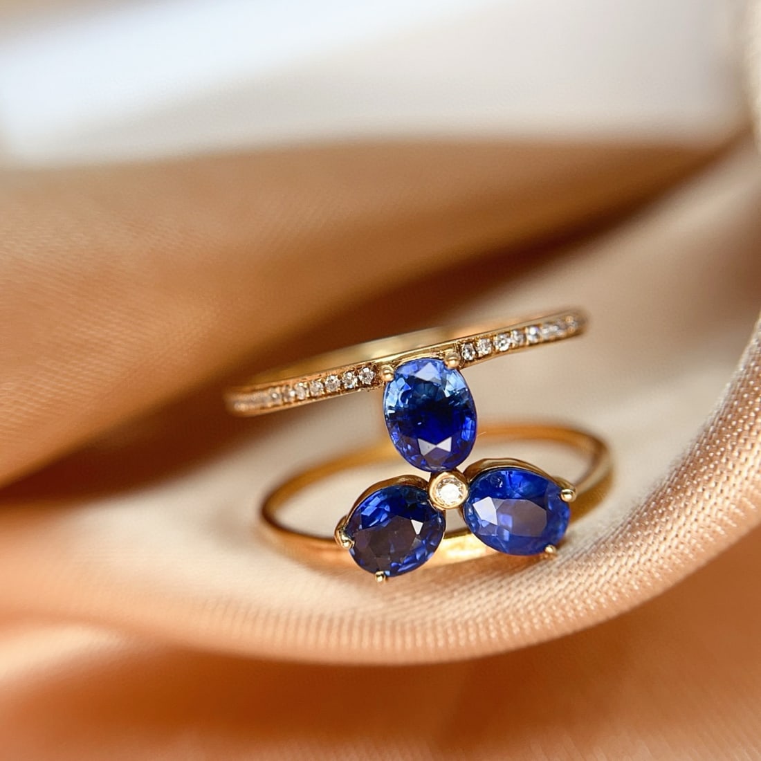 14k Gold 1.50 Ct Natural Sapphire & Diamond Ring: Ref:231064153 // gold content:14k gold // ring size:7. 25us // // main gemstone:sapphire // shape:oval // carat weight:1. 50ct // color:blue // treatment:natural // // adjacent gemstone 2 : diamond