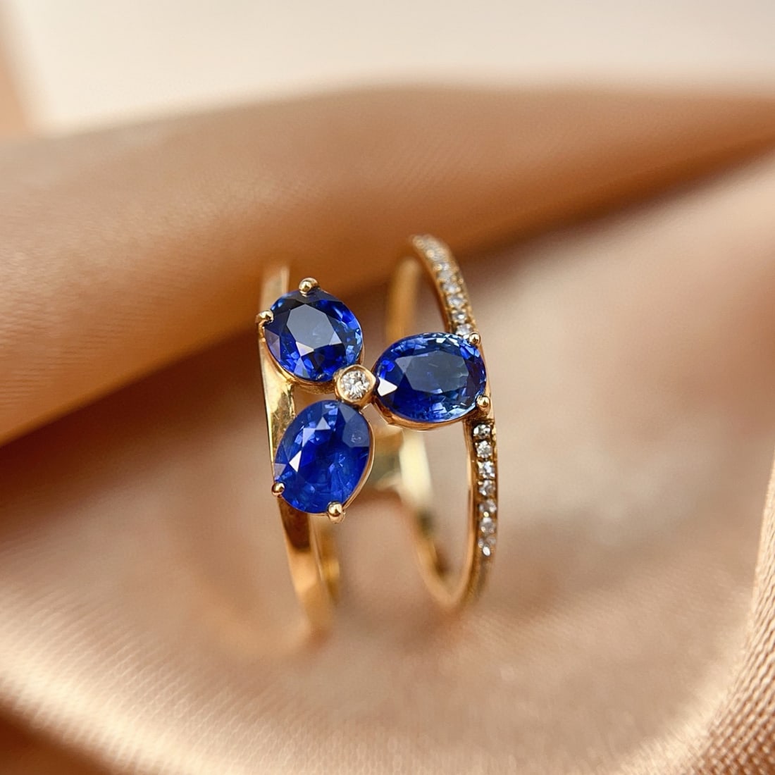 14k Gold 1.50 Ct Natural Sapphire & Diamond Ring - 3
