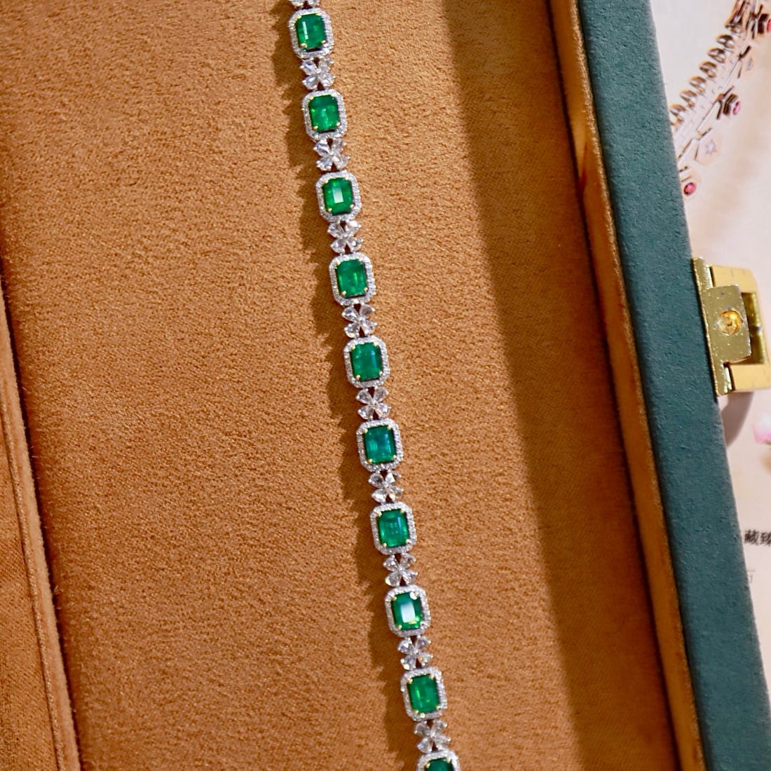 14k Gold 6.22 Ctw Natural Emerald & Diamond Bracelet - 2
