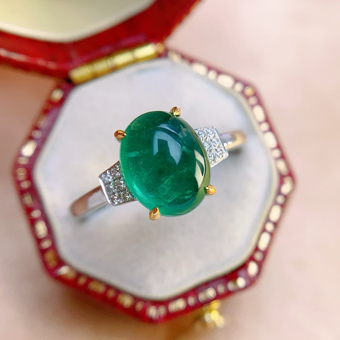 14k Gold 3.10 Ct Natural Emerald & Diamond Ring: Ref:231064171 // gold content:14k gold // ring size:7. 25us // // main gemstone:emerald // shape:oval // carat weight:3. 10ct // color:green // treatment:natural // // adjacent gemstone 2 : diamond //
