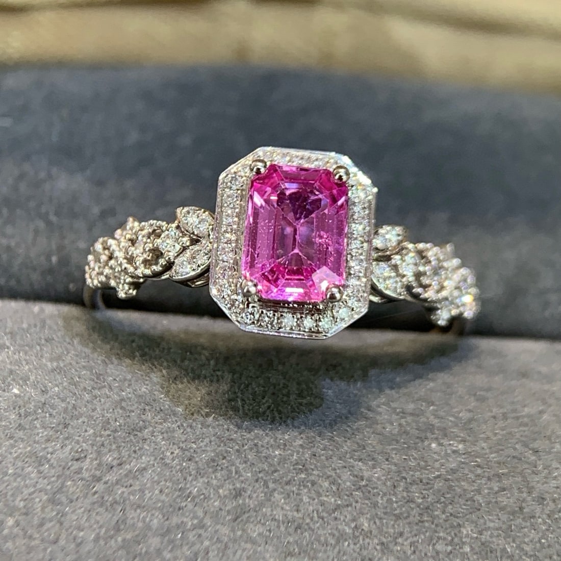 14k Gold 0.8 Ct Natural Padparadscha Sapphire & Diamond Ring - 2