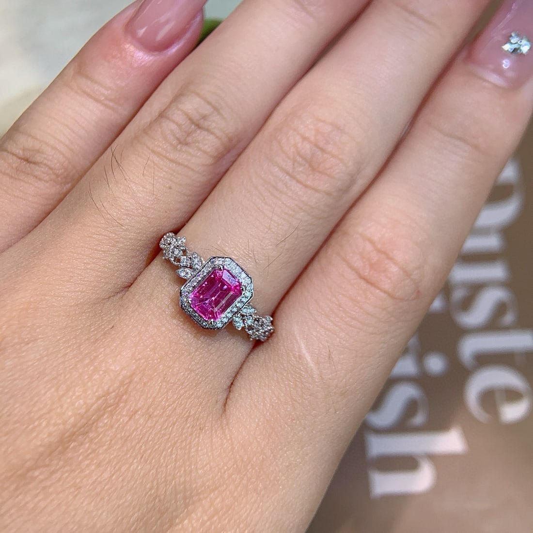 14k Gold 0.8 Ct Natural Padparadscha Sapphire & Diamond Ring - 5