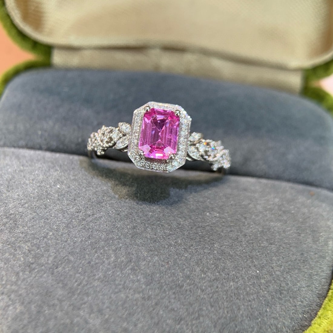 14k Gold 0.8 Ct Natural Padparadscha Sapphire & Diamond Ring - 6