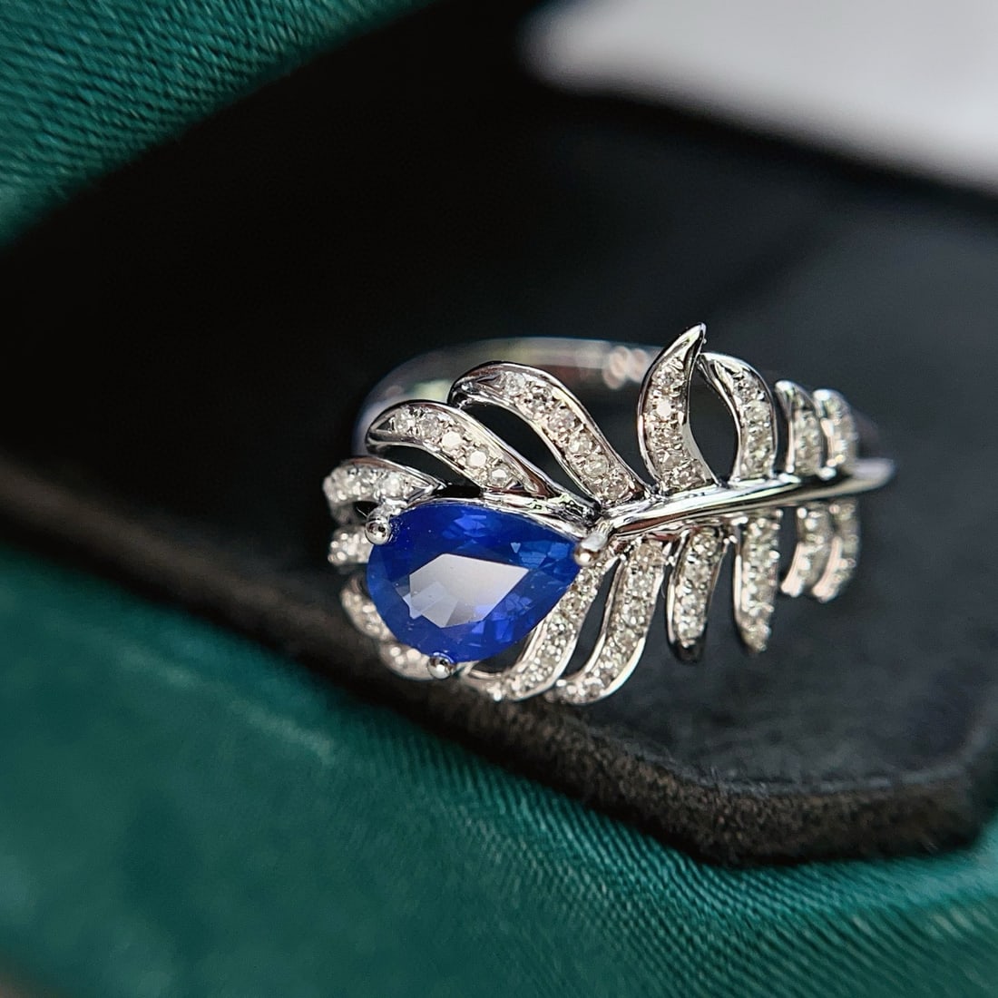 14k Gold 1.00 Ct Vivid Blue Natural Sapphire & Diamond Ring: Ref:231064188 // gold content:14k gold // ring size:7. 25us // // main gemstone:sapphire // shape:pear // carat weight:1. 00ct // color:vivid blue // treatment:natural // // adjacent gemstone 2 :
