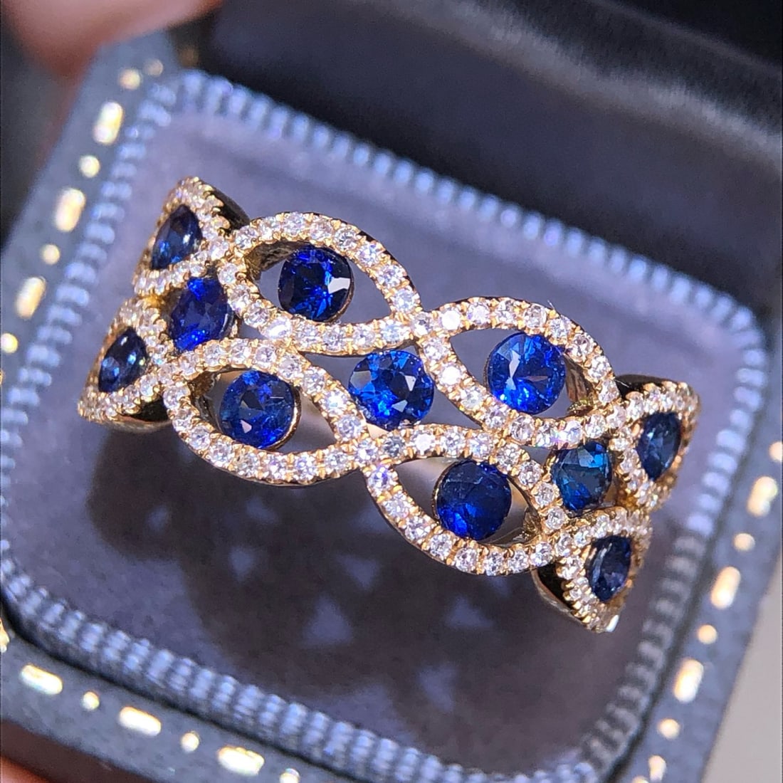 14k Gold 1.61 Ctw Natural Sapphire & Diamond Ring: Ref:231064193 // gold content:14k gold // ring size:7. 25us // // main gemstone:sapphire // shape:round // carat weight:1. 30ct // color:blue // treatment:natural // cut grade:g // // adjacent