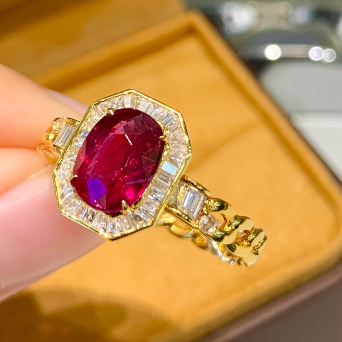 14k Gold 2.2 Ct Natural Ruby & Diamond Ring - 3