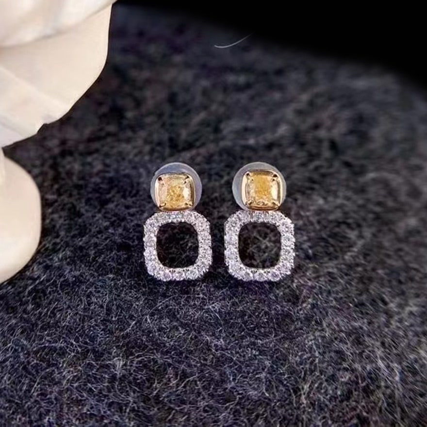 14k Gold 0.5 Ct Natural Yellow Diamond & Diamond Earrings: Ref:231064200 // gold content:14k gold // main gemstone:yellow diamond // shape:cushion // carat weight:0. 5ct // color:yellow // treatment:natural // // adjacent gemstone 2 : diamond // shape:round