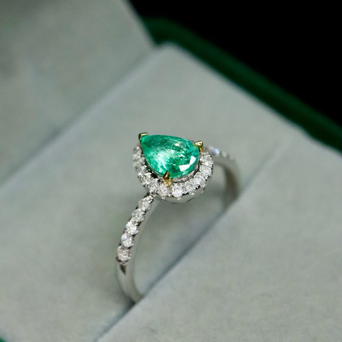 14k Gold 1.63 Ctw Natural Emerald & Diamond Ring - 3