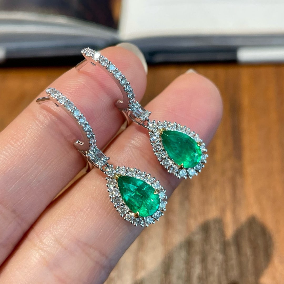 14k Gold 1.8 Ct Natural Emerald & Diamond Earrings - 3