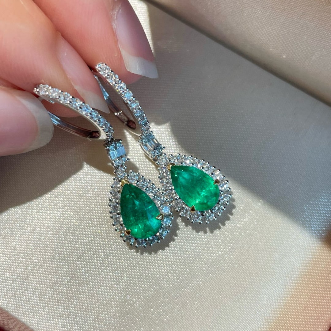 14k Gold 1.8 Ct Natural Emerald & Diamond Earrings - 7