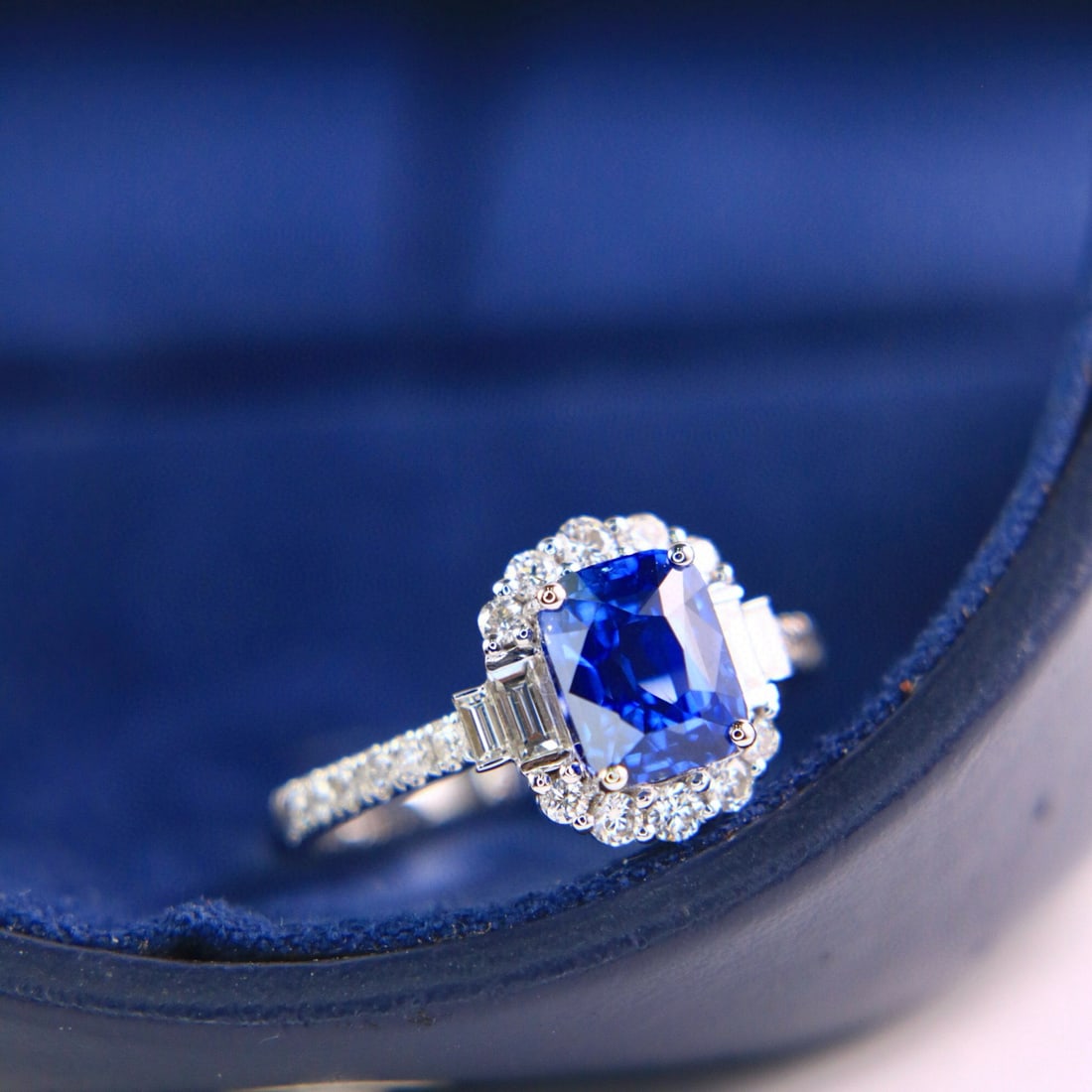 14k Gold 3.17 Ctw Natural Sapphire & Diamond Ring - 2
