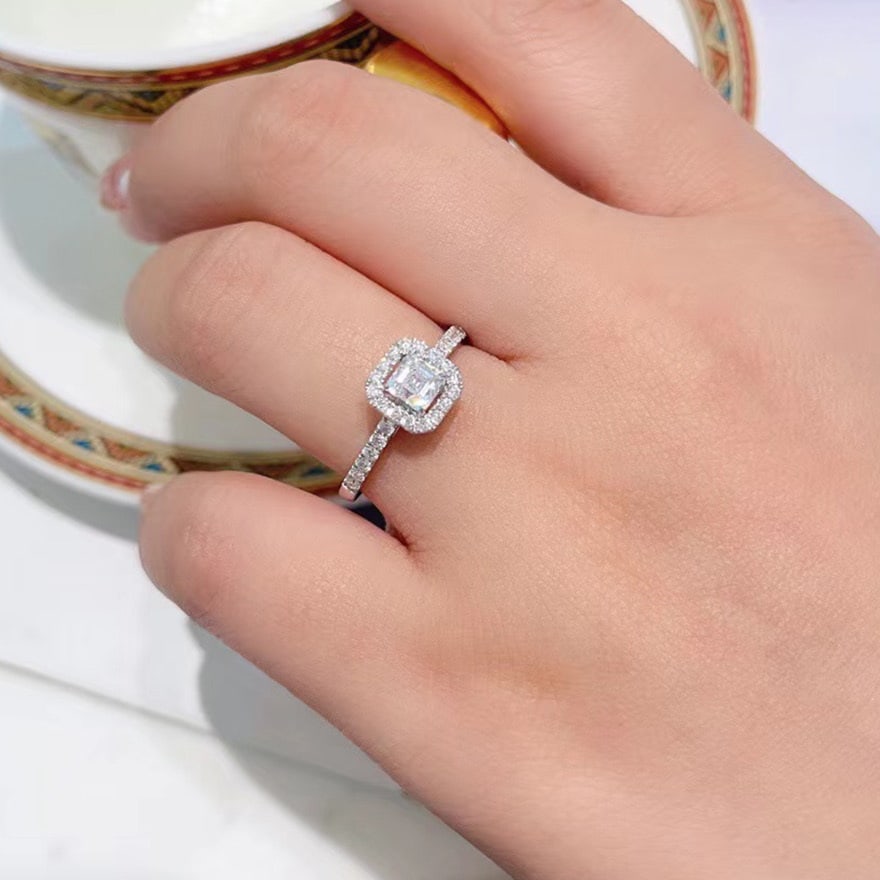 Gia Certified 14k Gold 0.70 Ct Natural D Vs1 Asscher Diamond Ring - 2