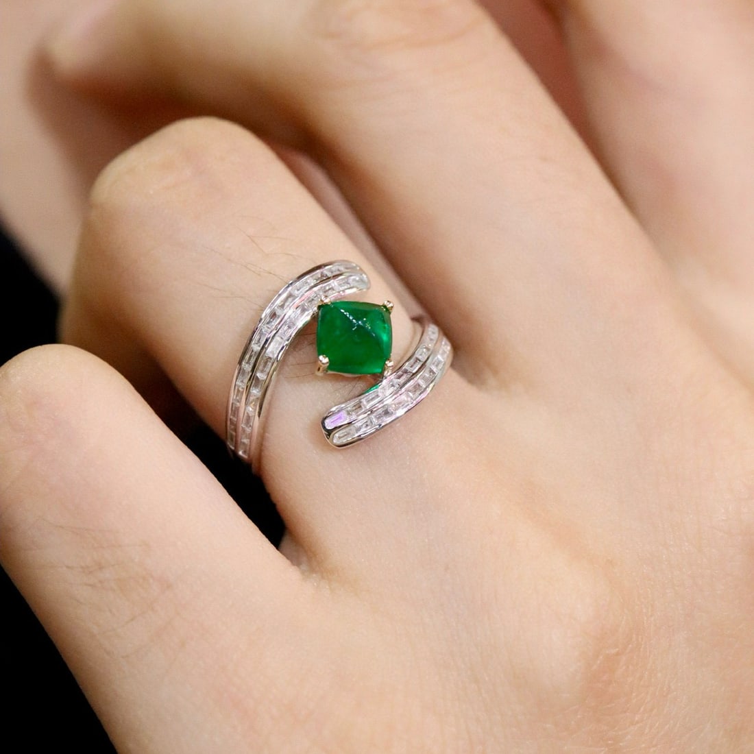 14k Gold 1.41 Ctw Vivid Green Natural Emerald & Diamond Ring - 3