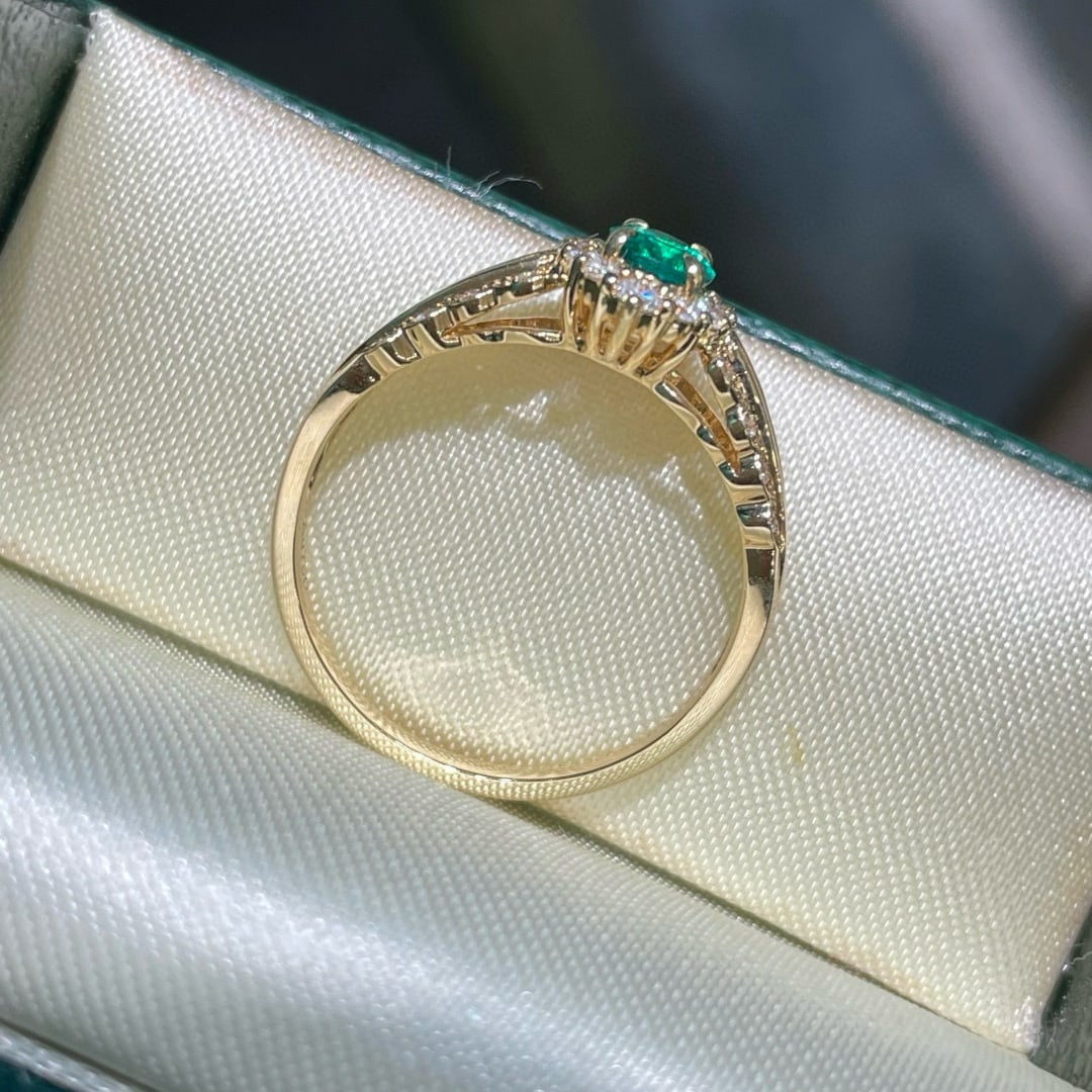 14k Gold 0.55 Ct Natural Emerald & Diamond Ring - 4