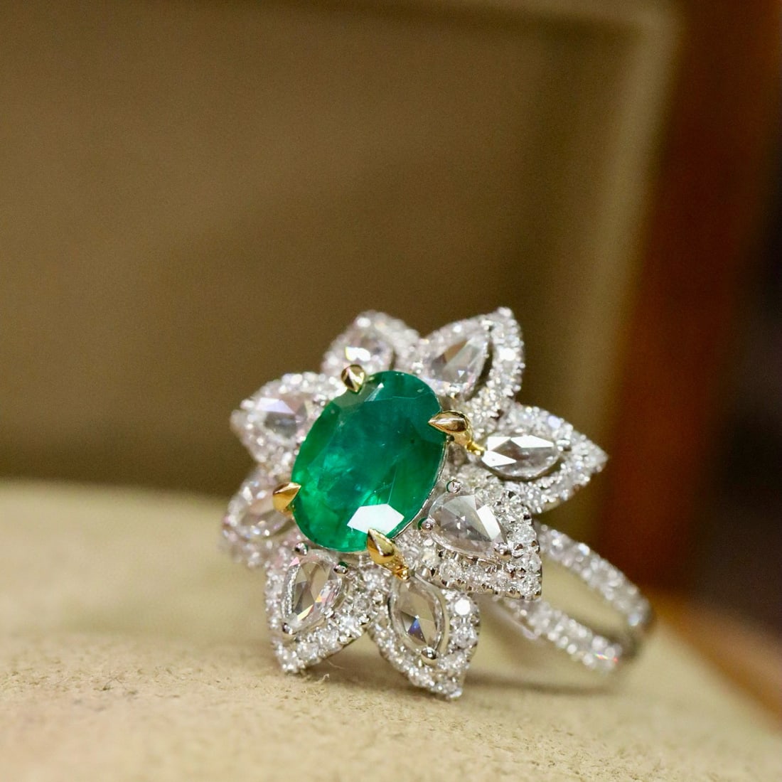 14k Gold 1.86 Ctw Vivid Green Natural Emerald & Diamond Ring - 2