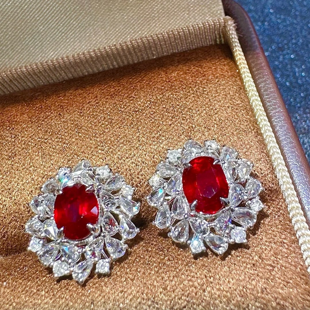 14k Gold 2.93 Ctw Natural Ruby & Diamond Earrings: Ref:231064263 // gold content:14k gold // main gemstone:ruby // shape:oval // carat weight:2. 06ct // color:pigeonblood red // treatment:natural // // adjacent gemstone 2 : diamond // shape:multiply