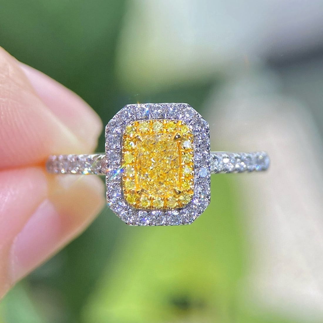 14k Gold 0.83 Ctw Natural Yellow Diamond & Diamond Ring - 2