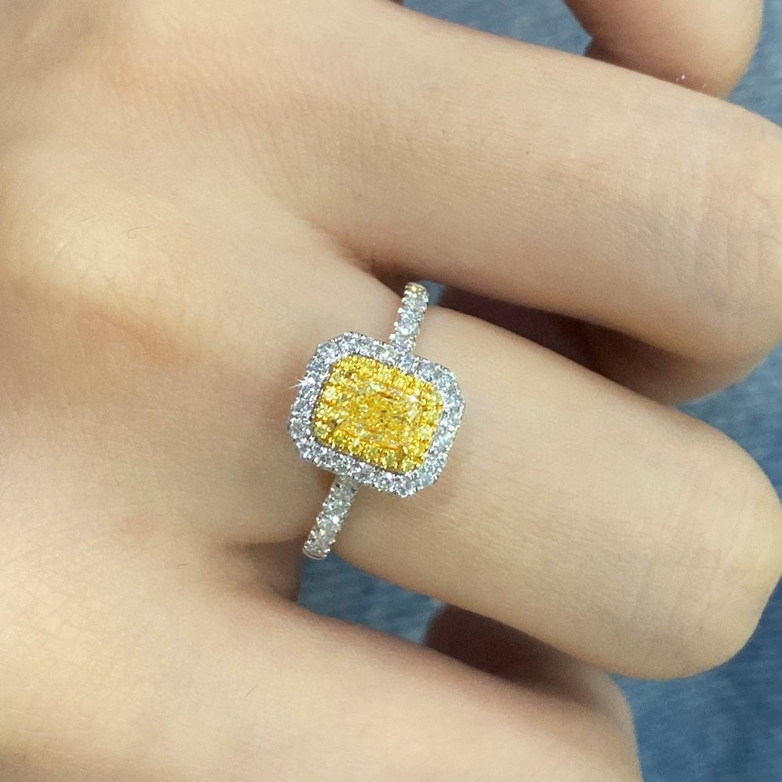 14k Gold 0.83 Ctw Natural Yellow Diamond & Diamond Ring - 4