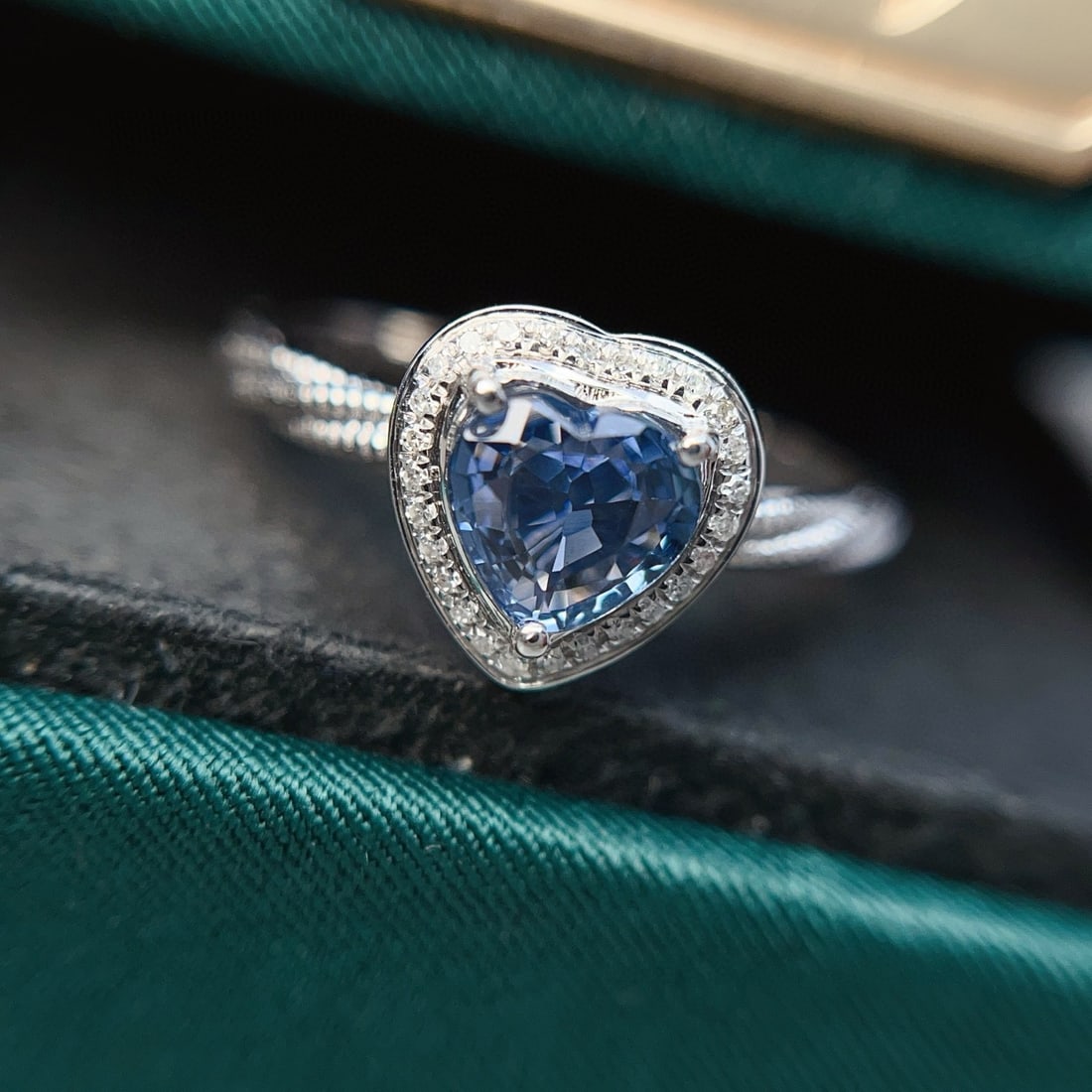 14k Gold 1.10 Ct Natural Sapphire & Diamond Ring - 3