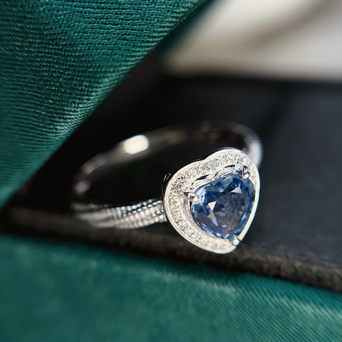 14k Gold 1.10 Ct Natural Sapphire & Diamond Ring - 4
