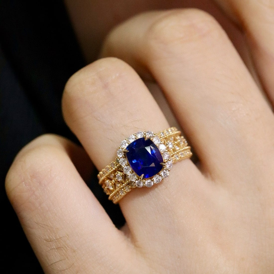 14k Gold 2.65 Ctw Vivid Blue Natural Sapphire & Diamond Ring - 5