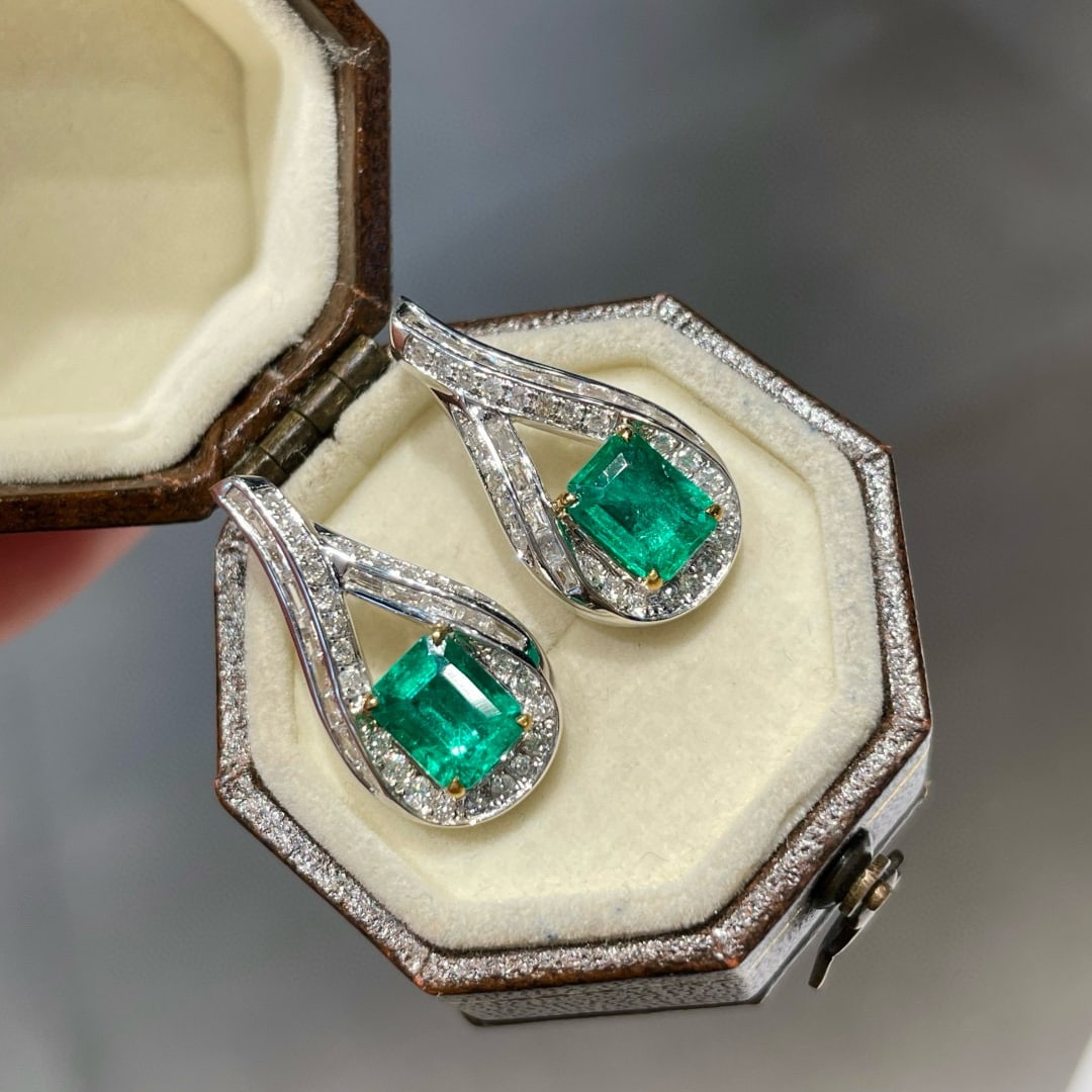 14k Gold 1.30 Ct Natural Emerald & Diamond Earrings - 2