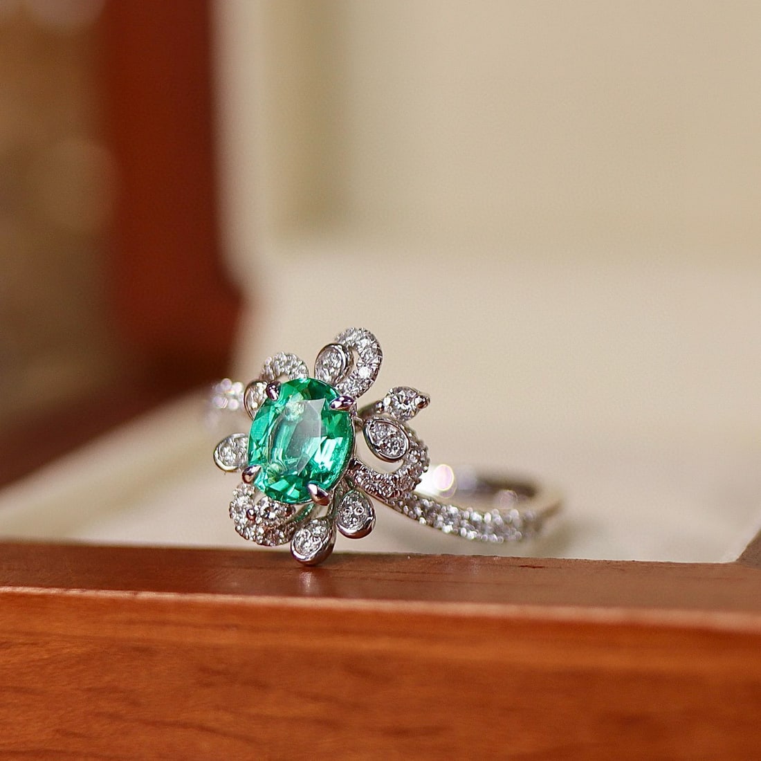 14k Gold 0.82 Ctw Natural Emerald & Diamond Ring - 3