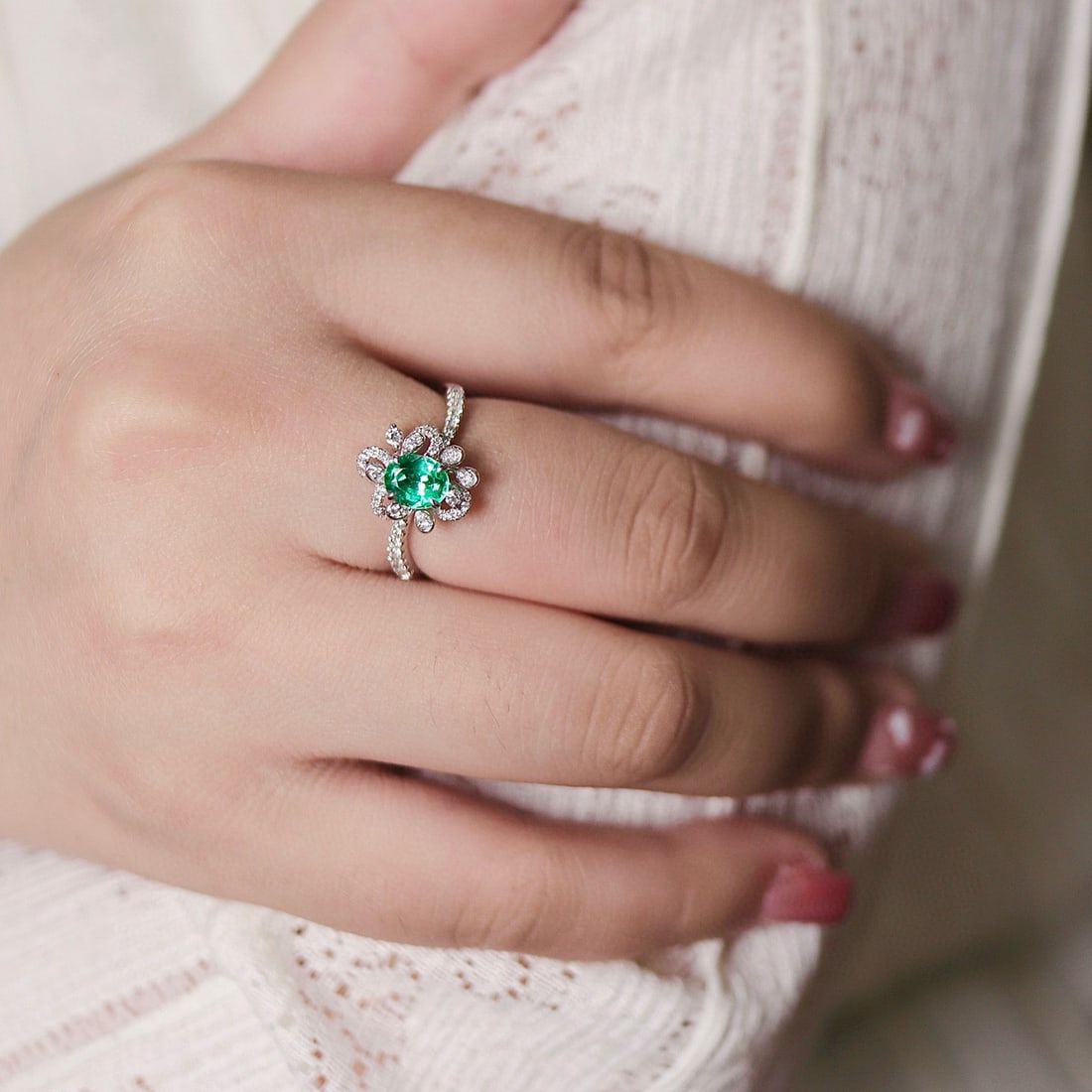 14k Gold 0.82 Ctw Natural Emerald & Diamond Ring - 4