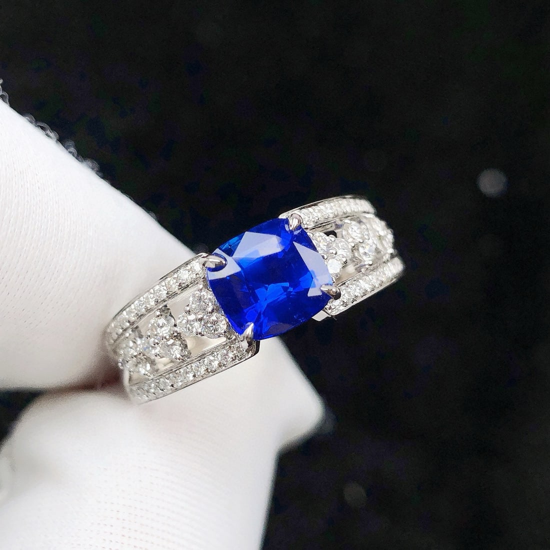 14k Gold 1.89 Ctw Natural Sapphire & Diamond Ring - 4
