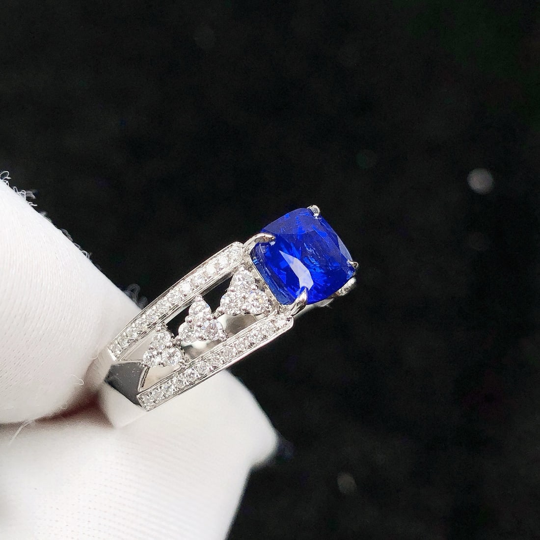 14k Gold 1.89 Ctw Natural Sapphire & Diamond Ring - 5